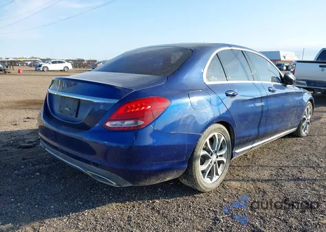 2017 Mercedes-Benz C 300 z USA, uszkodzony, nr VIN 55SWF4JB7HU206749